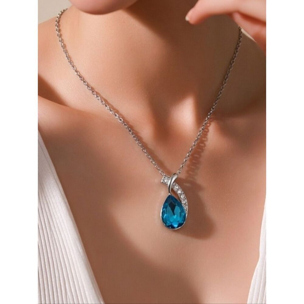 Sparkly Blue Teardrop Gemstone Pendant Silver Necklace Women's Fashion Jewelry